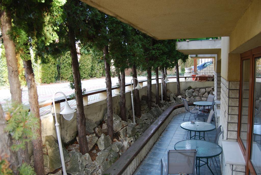 Hotel Paar Szieszta Győr Buitenkant foto