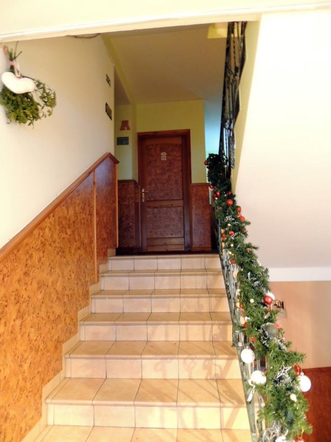 Hotel Paar Szieszta Győr Buitenkant foto