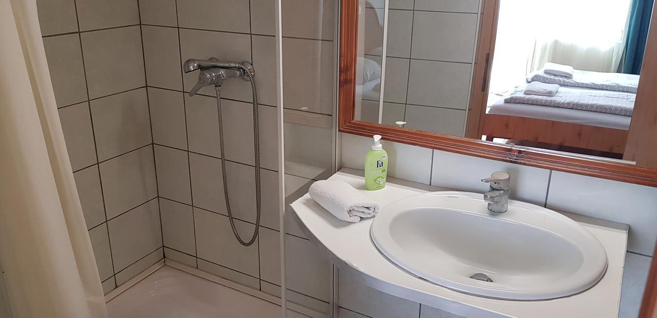 Hotel Paar Szieszta Győr Buitenkant foto