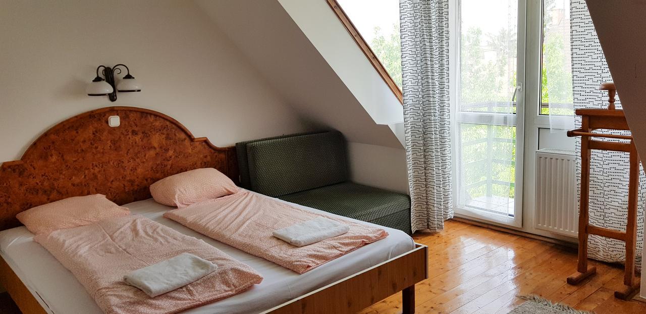 Hotel Paar Szieszta Győr Buitenkant foto